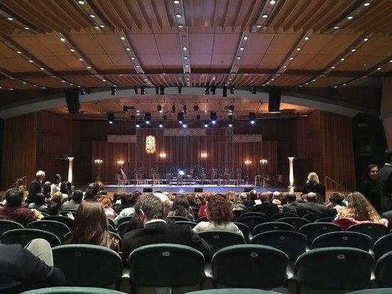 İş Sanat İş Kuleleri Salonu