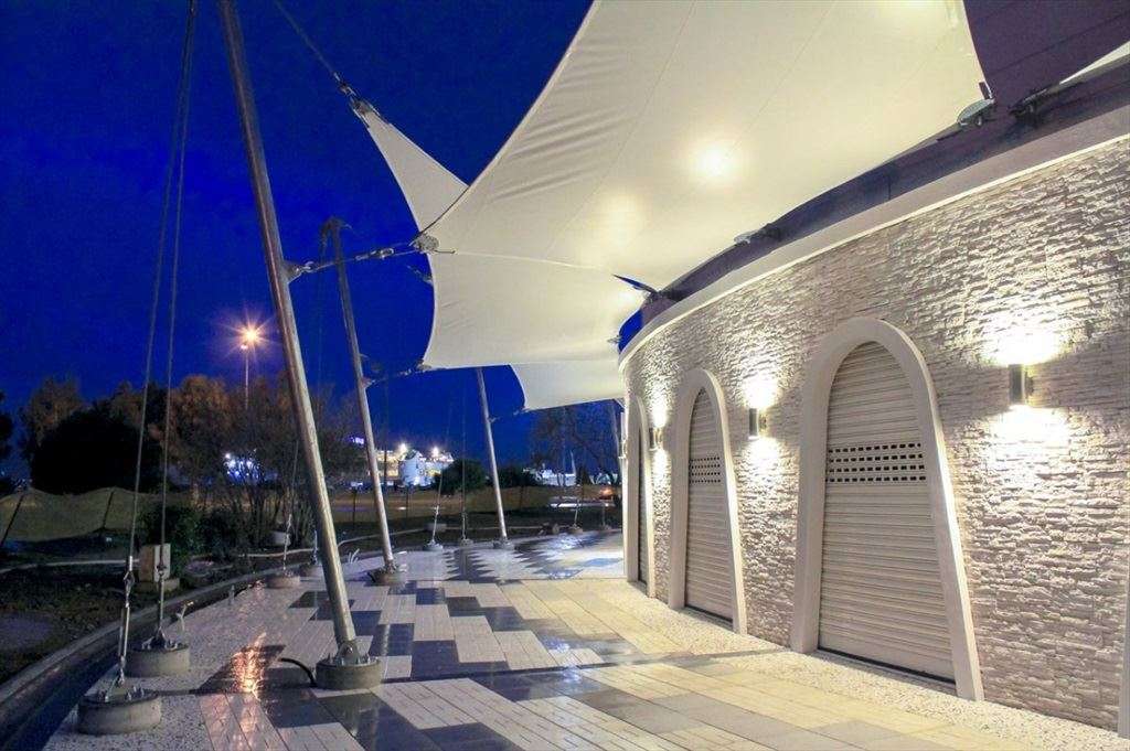 Bostanlı Suat Taşer Tiyatrosu