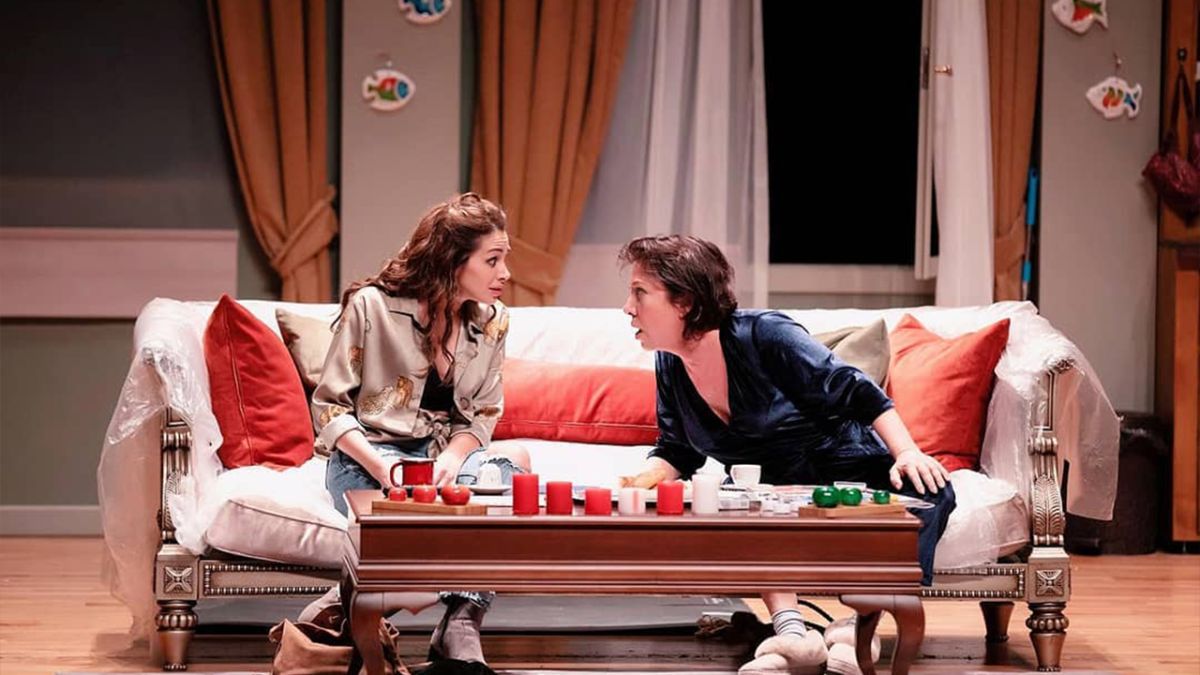 Plastik Aşklar / Oya Başar & Begüm Birgören