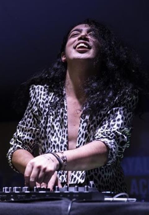 Dj Ali Taş ile 90'lar 2000'ler Türkçe Pop Gecesi