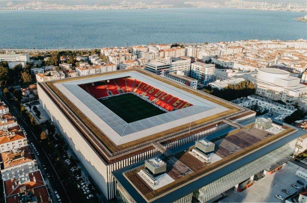 Göztepe Gürsel Aksel Spor ve Sağlıklı Yaşam Merkezi - İzmir