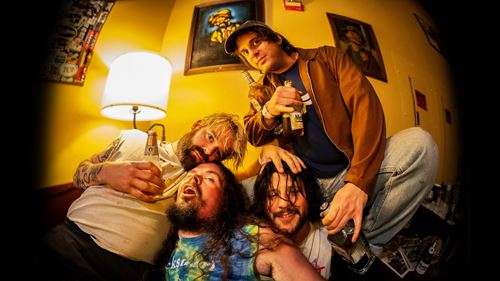 %100 Müzik Sunar: Wavves