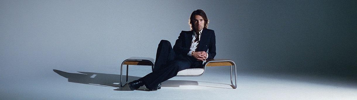 Cosmic Crooner, Öncesi: Donna Blue