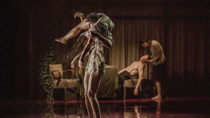 Peeping Tom: Üçleme: Kayıp Kapı, Kayıp Oda ve Gizli Kat