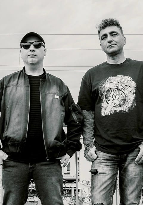 Cemiyette Pişiyorum, Öncesi: Deli Gömleği