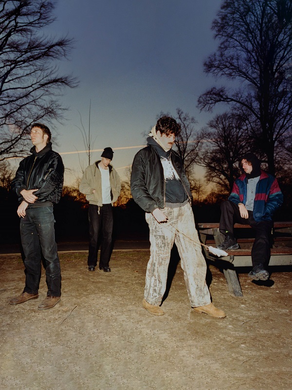 %100 Müzik Sunar: Model/Actriz