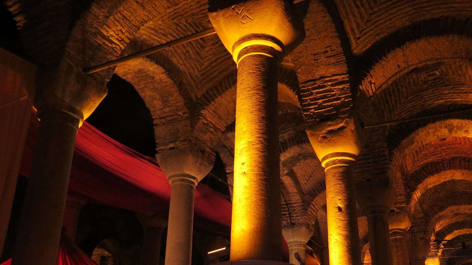 Binbirdirek Sarnıcı | Cistern of Philoxenos