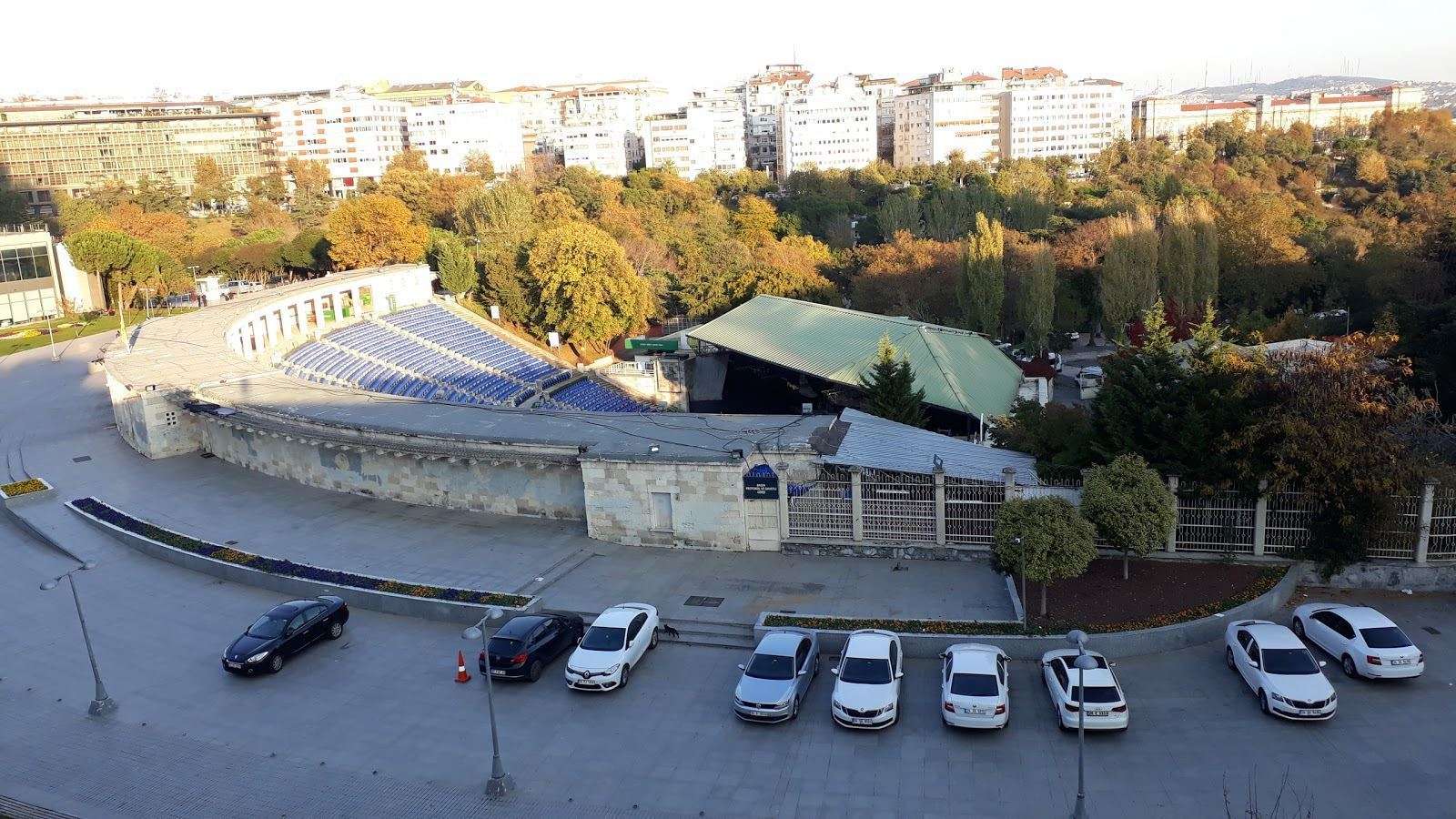 Harbiye Cemil Topuzlu Açıkhava Tiyatrosu