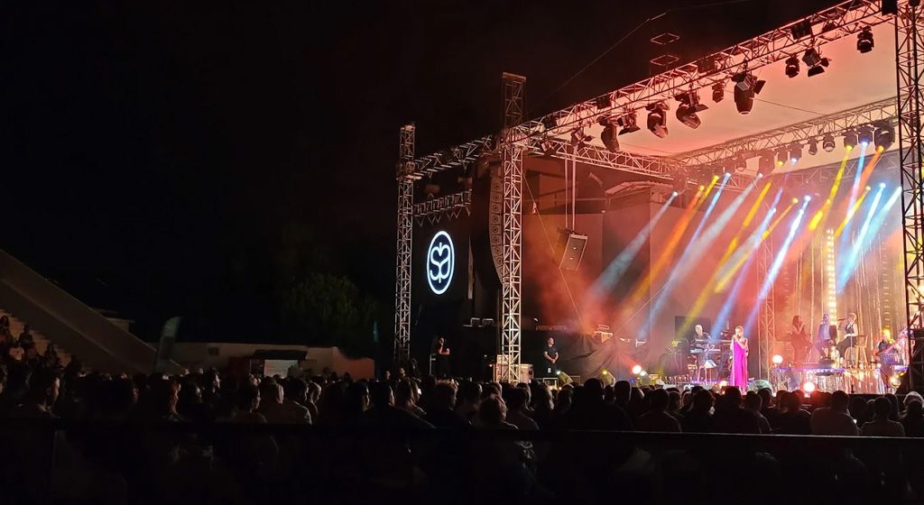 Çeşme Açıkhava Tiyatrosu