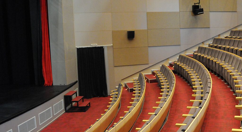 Bursa Nilüfer Belediyesi Uğur Mumcu Sahnesi