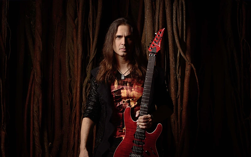%100 Metal Sunar: Kiko Loureiro
