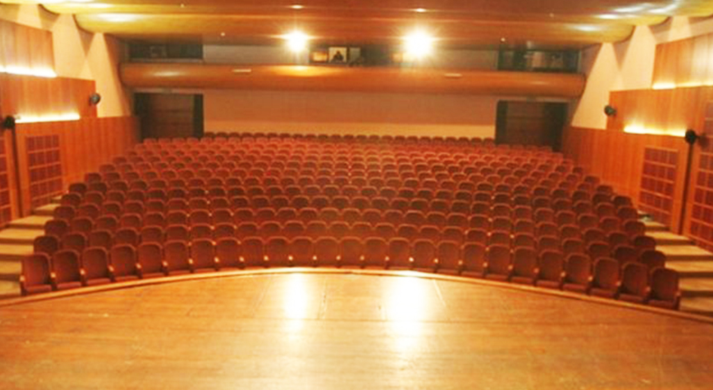 Adana Devlet Tiyatroları Sahnesi