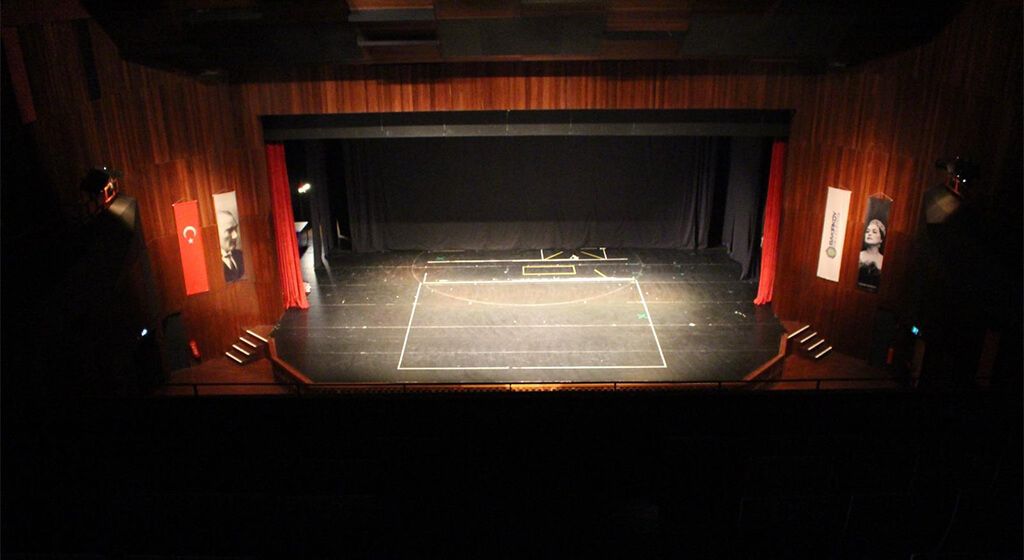 Bakırköy Belediye Tiyatrosu Leyla Gencer Sahnesi