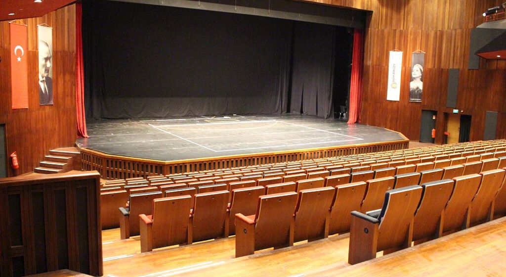 Bakırköy Belediye Tiyatrosu Leyla Gencer Sahnesi