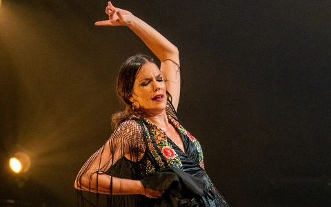 "Emuná" Cristina Aguilera Flamenko Dans Gösterisi