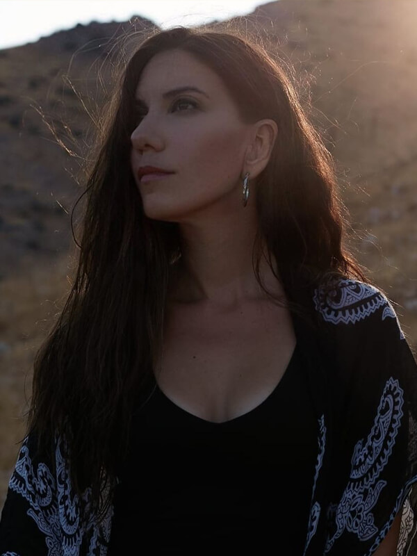 Ecem Önol ile Türkçe Pop Partisi