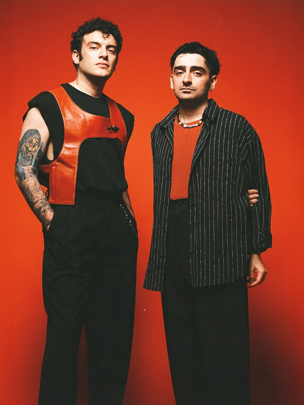 Dolu Kadehi Ters Tut