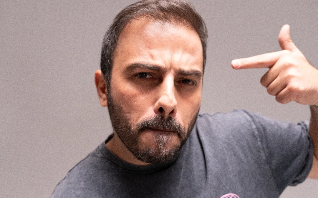 Larla G. Buğra Altun Stand Up