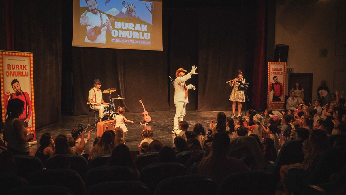 Burak Onurlu Oyunlu Şarkılar Çocuk Konseri