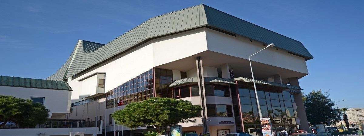 İzmir AKM Yunus Emre Salonu